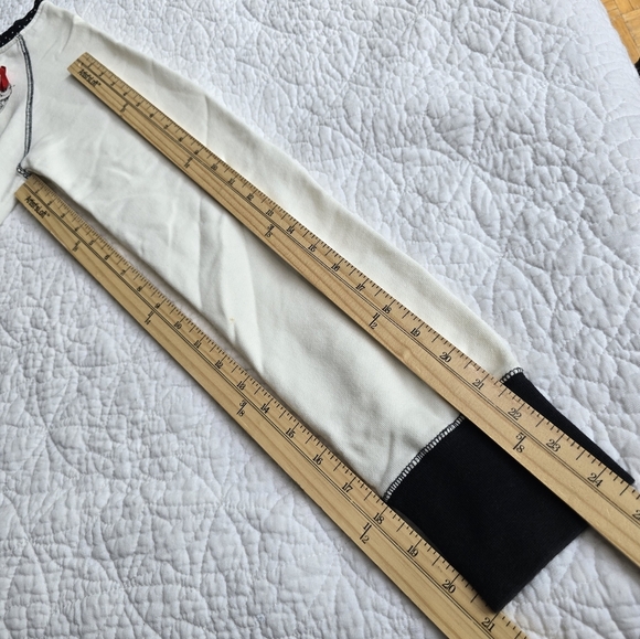 Women's Graphic Print Sweater - Black and White - Picture 9 of 9